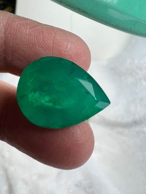 พลอย columbia โคลัมเบีย Green Doublet Emerald มรกต very fine lab made oval shape 17x23 มม mm..28. กะรัต 1เม็ด carats (พลอยสั่งเคราะเนื้อแข็ง)