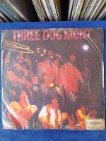 LPBOX 33 : THREE DOG NIGHT : ONE : แผ่นเสียงสภาพพร้อมฟัง แผ่นนักสะสม ปกดูเก่า lp 33 rpm 12"  มีเสียงก๊อบแก๊บ มีรอยบางๆ ได้รับการตรวจสอบครับ