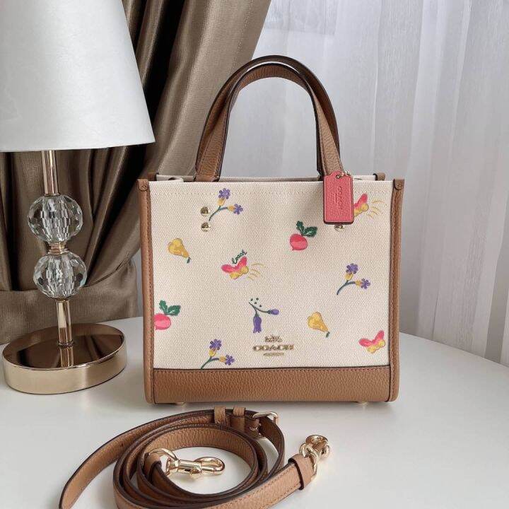 ของแท้100-c8253-กระเป๋าสะพาย-coach-dempsey-tote-22-with-dreamy-veggie-print