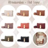 กระเป๋าสะพายข้างแบรนด์ Atreasurebox - Flat Layer ??