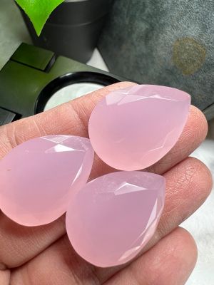 รสควอส์ Rose quartz พลอย เพชร คริสตัล สำหรับงาน เครื่องประดับ LAB MADE ROSE QUARTZ CRYSTAL 15X20 พลอย LAB MADE 100%. ราคาเป็นเม็ด 13 กะรัต