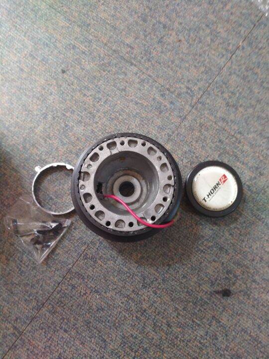 Mitsubishi Pajero steering wheel adaptor 1996 2000 yr model Boss