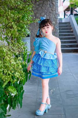 ing ชุดไทยเด็กหญิง สีฟ้า สีชมพู ลายขอ กระโปรงสั้น ชุดไทยประยุกต์ ใส่ออกงาน