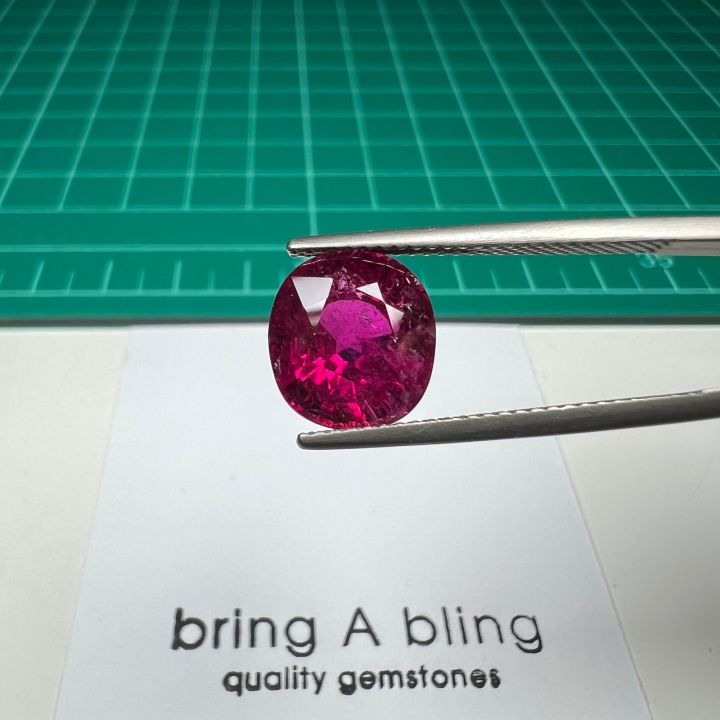 ทัวร์มาลีน-สีแดง-หรือ-รูบีไลท์-rubellite-tourmaline-4-68-ct-มีใบเซอร์-สีสวยมากก