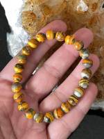 ? สร้อยหินบัมเบิ้ลบี แจสเปอร์ ( BumbleBee Jasper ) ?

Bumblebee Jasper เป็นหินหายาก เกิดขึ้นพายในภูเขาไฟ พบเจอจากชวาตะวันตกในประเทศอินโดนีเซีย ?? มีสีเหลืองสลับส้ม เทาและดำ ดูคล้ายกับผึ้ง ?

ป.ล.  เนื้องจาก Bumblebee Jasper มีส่วนผสมของ  realgar