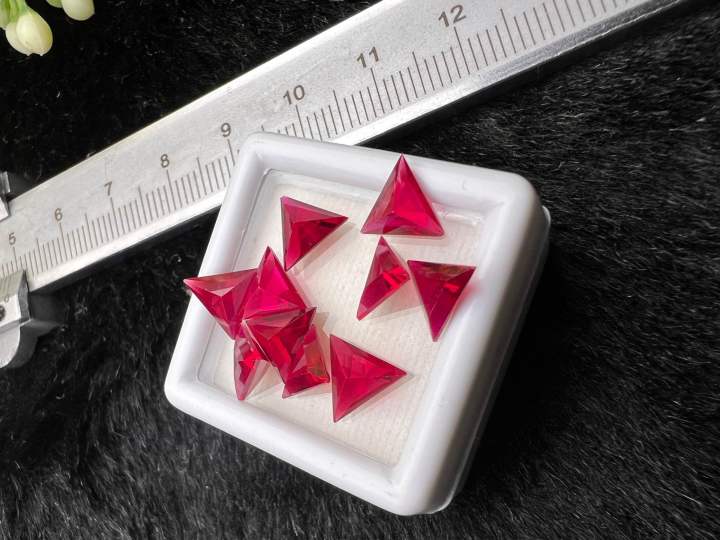 created-ruby-brilliant-color-corundum-triangle-cut-5x5-mm-6-pcs