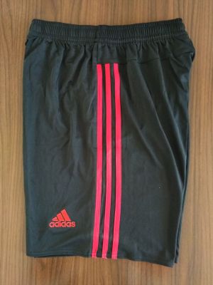 กางเกงกีฬากางเกงฟุตบอลสีดำแถบแดงไซร้XLมีไซร้เดียว