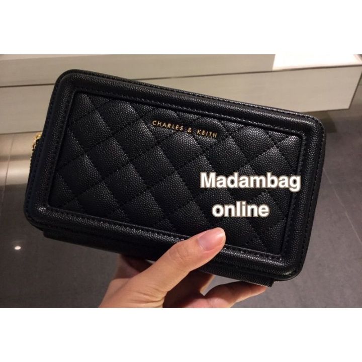 charles-keith-quilted-long-wallet-กระเป๋าหนังคาเวียร์-สะพายข้าง-มีสองซิป