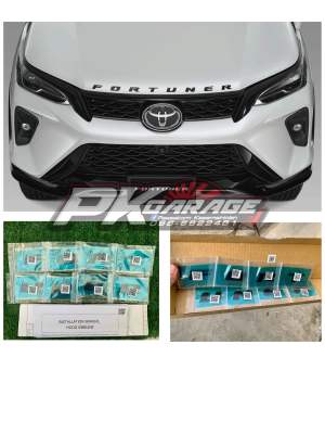 โลโก้ Fortuner ฝากระโปรงรถยนต์ (สีดำเงา) สินค้าแท้ใหม่100% ร้านค้าจัดส่งไว