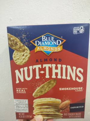 Blue Diamond Nut Thins With Almons Smokehouse ข้าวอบกรอบ ผสมถั่วอัลมอนด์ กลิ่นรมควัน 120 กรัม