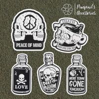 ʕ •ᴥ•ʔ ✿ พร้อมส่ง : เข็มกลัดเซ็ทหัวกระโหลกและขวดยาพิษ | Skull &amp; Potion Bottle Enamel Brooch Pin Set.