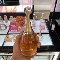 น้ำหอม J’adore   ?
 หอมนุ่มนวลเป็นของขวัญที่ทุกคนถูกใจค่ะ
ขนาด 100 ml