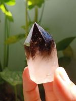 #JD048 Smoky quartz | สโมคกี้ ควอตซ์
#point ทรงแท่ง สีน้ำตาล หินธรรมชาติ สูง 4.8 cm หินสะสม