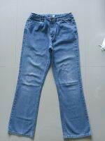 Liz Claiborne(boot cut) MACAU ยีนส์มือสอง เอววัดจริง29-30 ยาวเต็ม40.5 เป้า9 สะโพก44 ต้นขา12 ปลายขา9 ผ้าไม่ยืด ผ้าหนา นุ่ม แน่นตึง เอวกลาง กระเป๋าหน้าลึก สภาพดี พิจารณาตามรูป