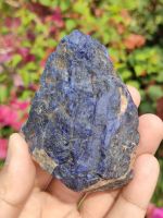 หิน บลูโซดาไลท์ สีน้ำเงินเข้มๆ ก้อนดิบธรรมชาติ สีสวยมาก ขนาด 199 กรัม Blue Sodalite