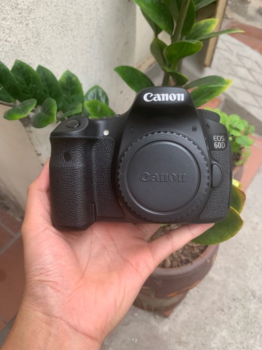 Canon EOS 60D - Canon EOS 60D là một chiếc máy ảnh chuyên nghiệp với độ phân giải cao và khả năng quay video tuyệt vời. Với thiết kế sang trọng và tính năng đa dạng, sản phẩm này sẽ trở thành một lựa chọn tuyệt vời cho mọi tín đồ nhiếp ảnh. Chắc chắn bạn sẽ yêu thích chiếc máy ảnh này ngay từ cái nhìn đầu tiên.