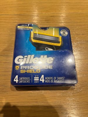 Gillette Proglide Shield Razor Blades, U.S. Packaging, Pack of 4 or 8 Cartridges (New)