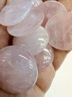 โรสควอตซ์ แท้ Natural Rose Quartz. เม็ดใหญ่. Big Size
เม็ดละ 80฿. 80฿ per piece. ราคาถูกเว่อร์!!!

Round- กลม : 25มม(mm)
Oval - รูปไข่ : 22X30