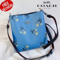 กระเป๋าสะพาย COACH
MINI TOWN BUCKET C7974