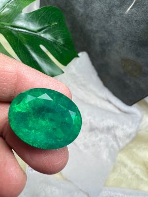 มรกต very fine lab made พลอย columbia โคลัมเบีย Green Doublet Emerald 24X18 มม mm...31 กะรัต 1เม็ด carats (พลอยสั่งเคราะเนื้อแข็ง)