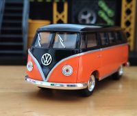 โมเดลรถ รถตู้ 1962 Volkswagen Classical Bus โมเดลรถเหล็ก รถโฟล์คตู้ หลังคาดำ