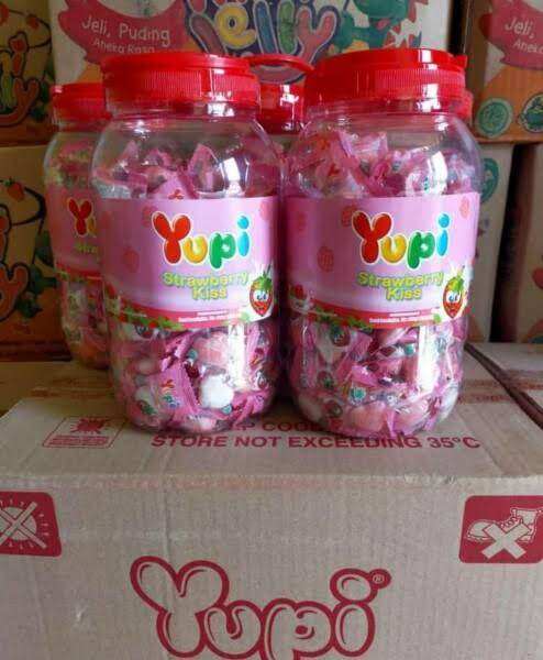 Permen Yupi Strawberry Kiss Toples Halal Lazada Indonesia