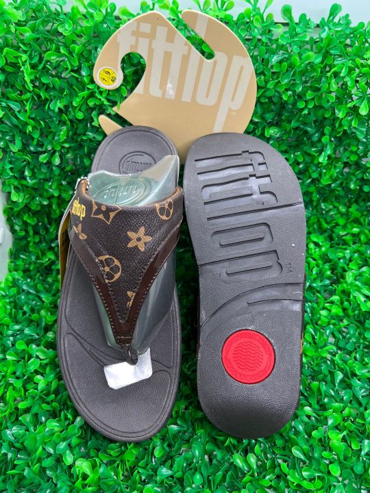 รองเท้า-fitflop-ใส่สบายเท้านิ่มแบบไฟฉันมีหลายสีหลายแบบช่วยสุขภาพเหาขายราคาถูกลดลง-60-ในลานลูกค้าสนใจเข้าซื้อในระบบได้รูปจริงถ่ายจริงอยู่ในลาน