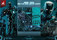 HOT TOYS MMS672D50 IRON MAN 2
NEON TECH IRON MAN WITH SUIT-UP GANTRY