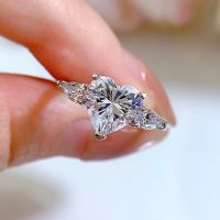 แหวนเพชร Moissanite รูปหัวใจ 3 กะรัตเงินแท้ 92.5% ชุบทองคำขาว