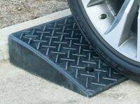 ทางลาดยาง ยางปีนฟุตบาท สูง 10-19ซม. - Rubber Ramp 10-19cm