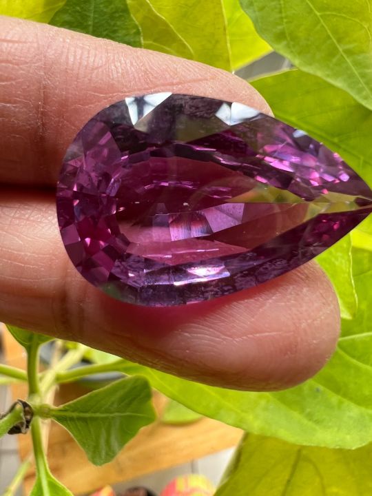 อะเลกซานไดรต์-lab-made-alexandrite-อะเลกซานไดรต์-เปลี่ยนสี-65-กะรัต-carats-พลอย-ขนาด-20x36-มิล-mm-1-pcs-1-เม็ด-สี-alexandrite-color-change-gemstone