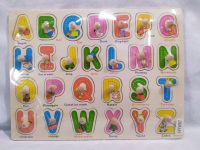 กระดานไม้ตัวอักษรภาษาอังกฤษ อัลฟาเบต สามารถแกะตัวอักษรได้ทุกชิ้น ให้เด็กๆ ได้เกิดการเรียนรู้ กระดานไม้เสริมพัฒนาการเด็ก
