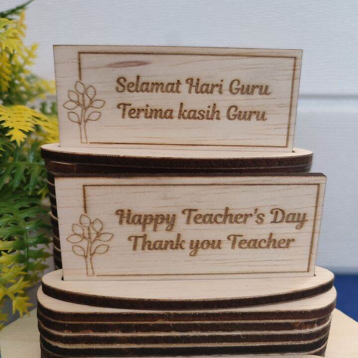 Hadiah Hari Guru Display Table Stand Engraved Wooden Hadiah Guru Gift