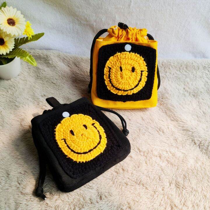 smiley-กระเป๋าหูรูดน่ารัก-ขนาดพกพา-ใส่ของได้เยอะ-ผ้าแคนวาส-มีช่องใส่ของ-หน้า-หลัง-มีซับใน