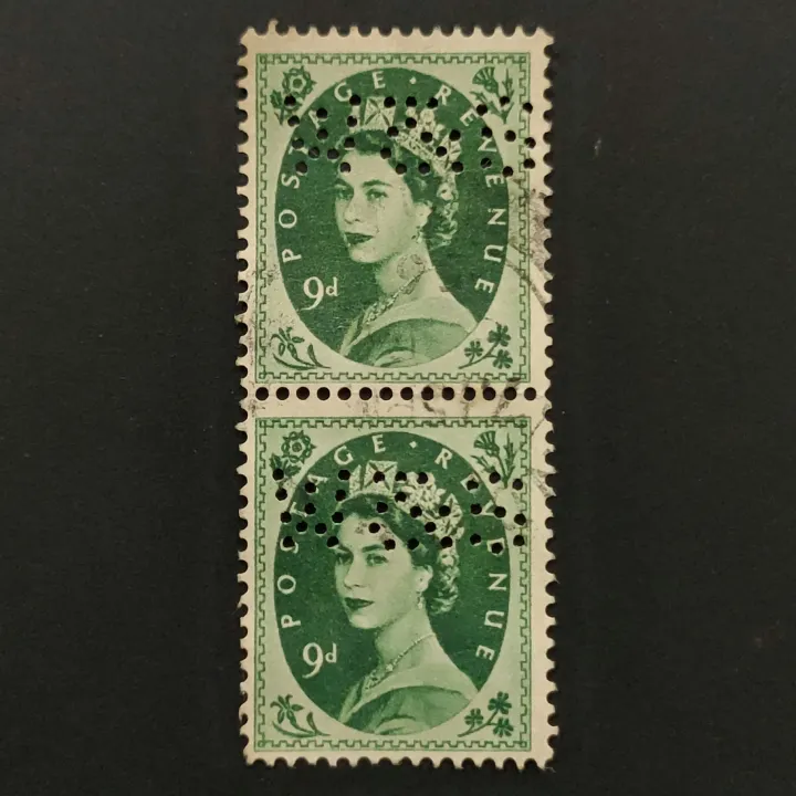 1952 Stamp United KingdomIn Vertical PairUnique Used Stamp9d Portrait of Queen Elizabeth II