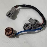 ขั้วไฟท้าย TOYOTA VIGO,VIGO CHAMP ปี 02-13(1ชุด=1 ข้าง)  (81555-0K010) แท้