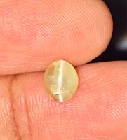 คริสโซเบริล แคทอายธรรมชาติ 0.93cts 6.5x5.5x3mm 0.93cts natural chrysoberyl catseye 6.5x5.5x3mm