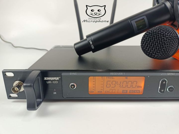 shure-ur-12d-รุ่น-4เสา-คลื่นใหม่-uhf-ไมค์ฝั่งa-ใช้คลื่น-694-703-mhz-ไมค์ฝั่ง-b-ใช้คลื่น-748-758-mhz