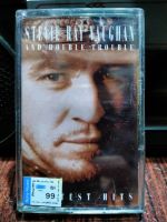 เทปเพลงสากล บลูส์ ฮาร์ดร็อค Stevie Ray Vaughan And Double Trouble Greatest hits 1995 ปก-ม้วนสภาพดี ฟังได้ปกติ Cassette tape เทปคาสเซ็ท ของสะสม