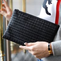 BV UNISEX CLUTCH