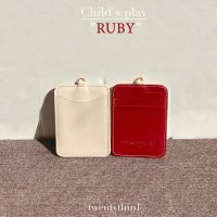 twentythird.bkk : RUBY, child play การ์ดโฮลเดอร์ กระเป๋าตังใบจิ๋ว พร้อมสายเชือกห้อยคอ สไตลด์มินิมอล แมชได้กับทุกลุค สีแดง เลือดหมู