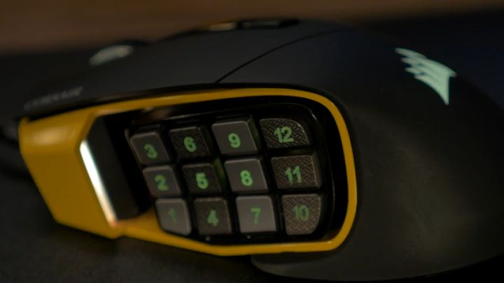 Corsair Scimitar Pro RGB - MMO Gaming Mouse - 16,000 DPI Optical Sensor -  12 Programmable Side Buttons - Black