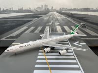 โมเดลเครื่องบิน 11685 1:400 Mahan Air A340-600 EP-MMR