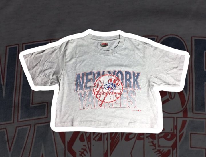 reworked-new-york-yankees-crop-tees-this-crop-tees-has-been-remade-from-a-new-york-yankees-shirt