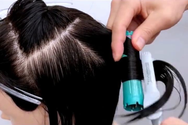 Lược uốn tóc Charmvit: Lược uốn tóc Charmvit là một trong những công cụ làm đẹp tuyệt vời để giúp bạn tạo kiểu tóc nhanh chóng và đơn giản. Xem hình ảnh liên quan để tìm hiểu thêm về lược uốn tóc Charmvit này và học cách sử dụng một cách chuyên nghiệp để tô điểm cho mái tóc của bạn.