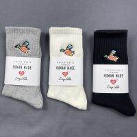 Humade Made Duck Pile Socks ถุงเท้าแบรนด์สัญชาติญี่ปุ่น  ปักลาย เป็ด Duck Pile ลายยอดนิยม สรีทอาร์ต ใส่กับผ้าใบ