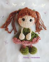 ตุ๊กตา Cute girl สาวน้อยน่ารัก..ขนาดสูง 4" งานถักโครเชต์ Hand-made พร้อมพวงกุญแจ