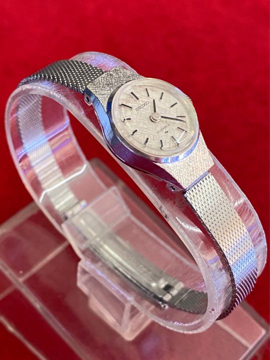 seiko-17-jewels-ระบบไขลาน-ตัวเรือนสแตนเลส-นาฬิกาผู้หญิง-มือสองของแท้