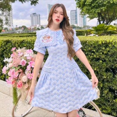 NN |🆕️⚘🐇Minidress ลุคคุณหนูผ้ายีนส์เดนิ่ม ปกใหญ่แต่งลูกไม้ระบายรอบปก น่ารักมาก