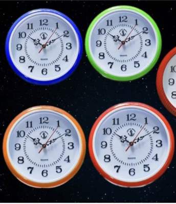 นาฬิกาแขวนผนังสมอแท้ ขนาด10นิ้วรุ่น55มีหลายสีให้เลือก